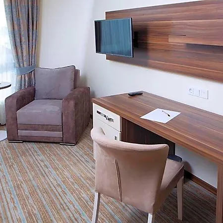 Cityhotel Am Mckeeplatz 3* كْرايلتْسهايم