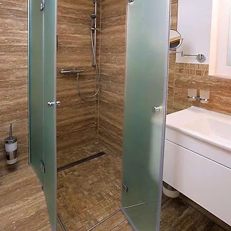 Cityhotel Am Mckeeplatz فندق كْرايلتْسهايم