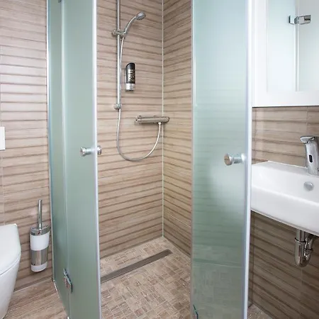 Cityhotel Am Mckeeplatz كْرايلتْسهايم